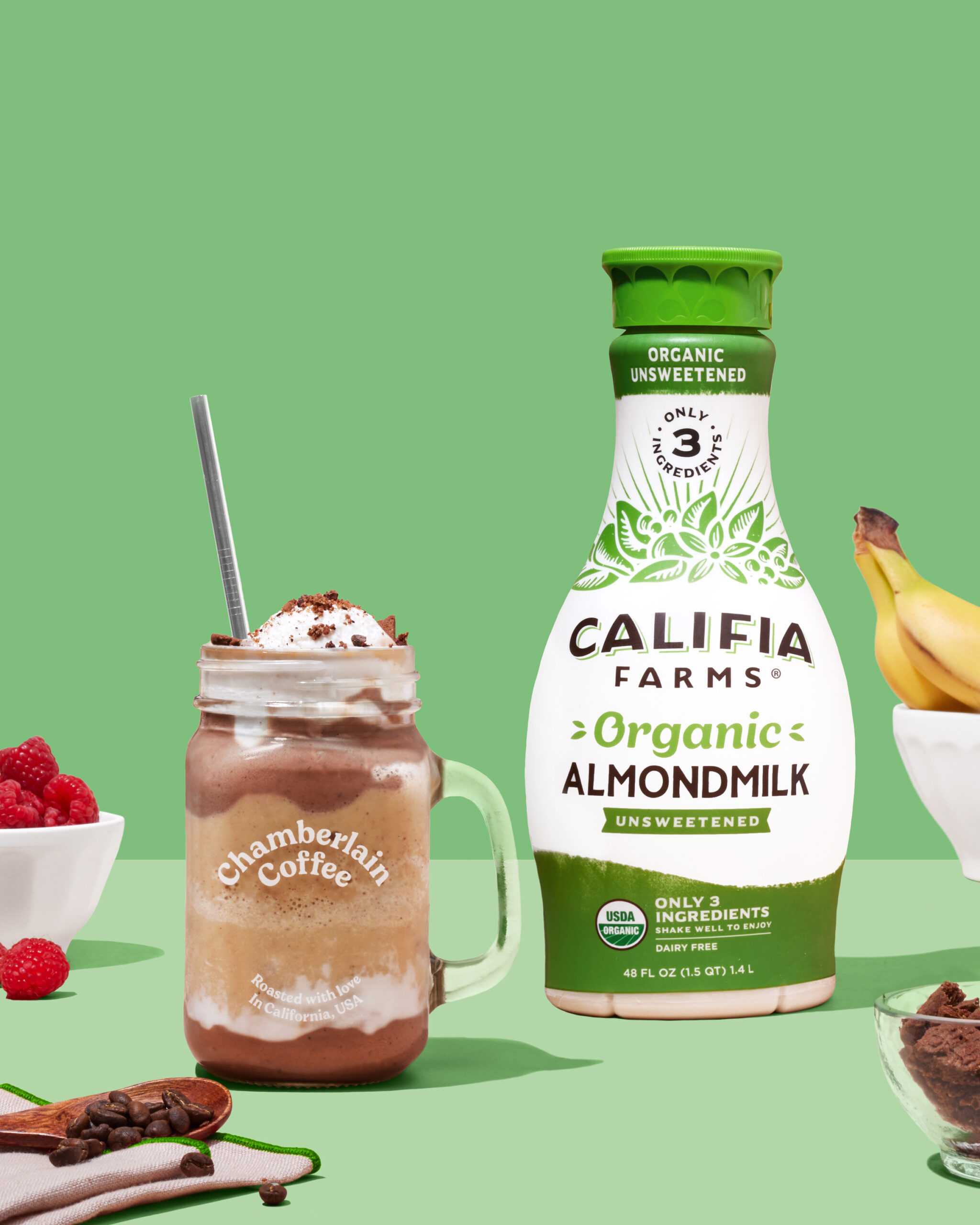 Emma Chamberlain's Chamberlain Coffee Launches a Smoothie at Erewhon – WWD